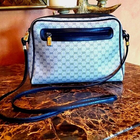 GUCCi Vintage Crossbody, Navy Blue trim, Good Condition! - Picture 1 of 17